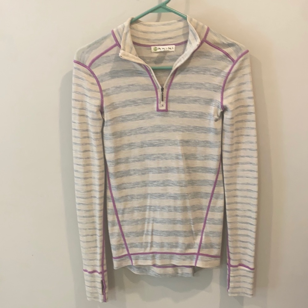 Women’s long sleeve top